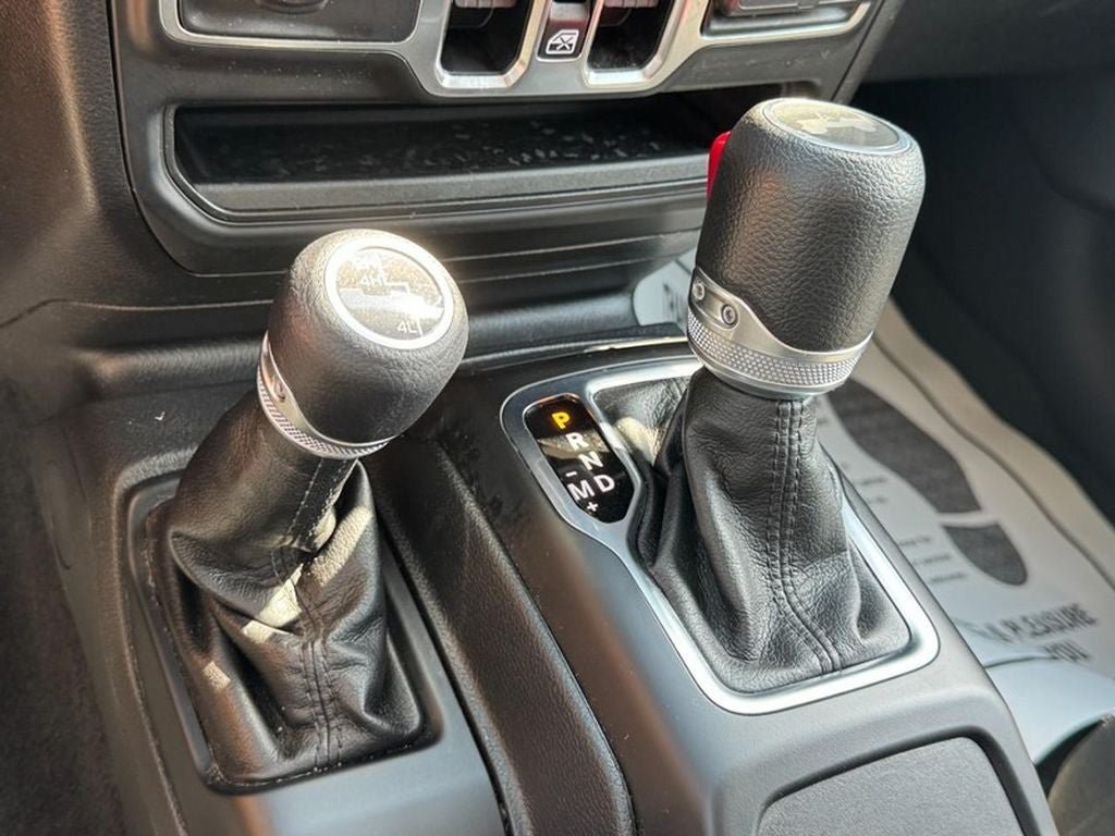 Used 2023 Jeep Wrangler Unlimited Sport AWD/4WD image 22