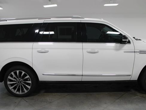 Used 2020 Lincoln Navigator L Reserve w/ Luxury Package AWD/4WD image 11