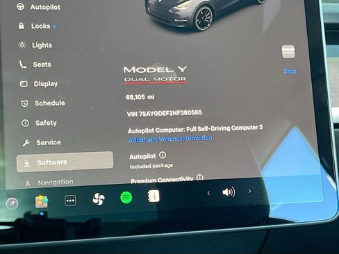 Used 2022 Tesla Model Y Performance image 11