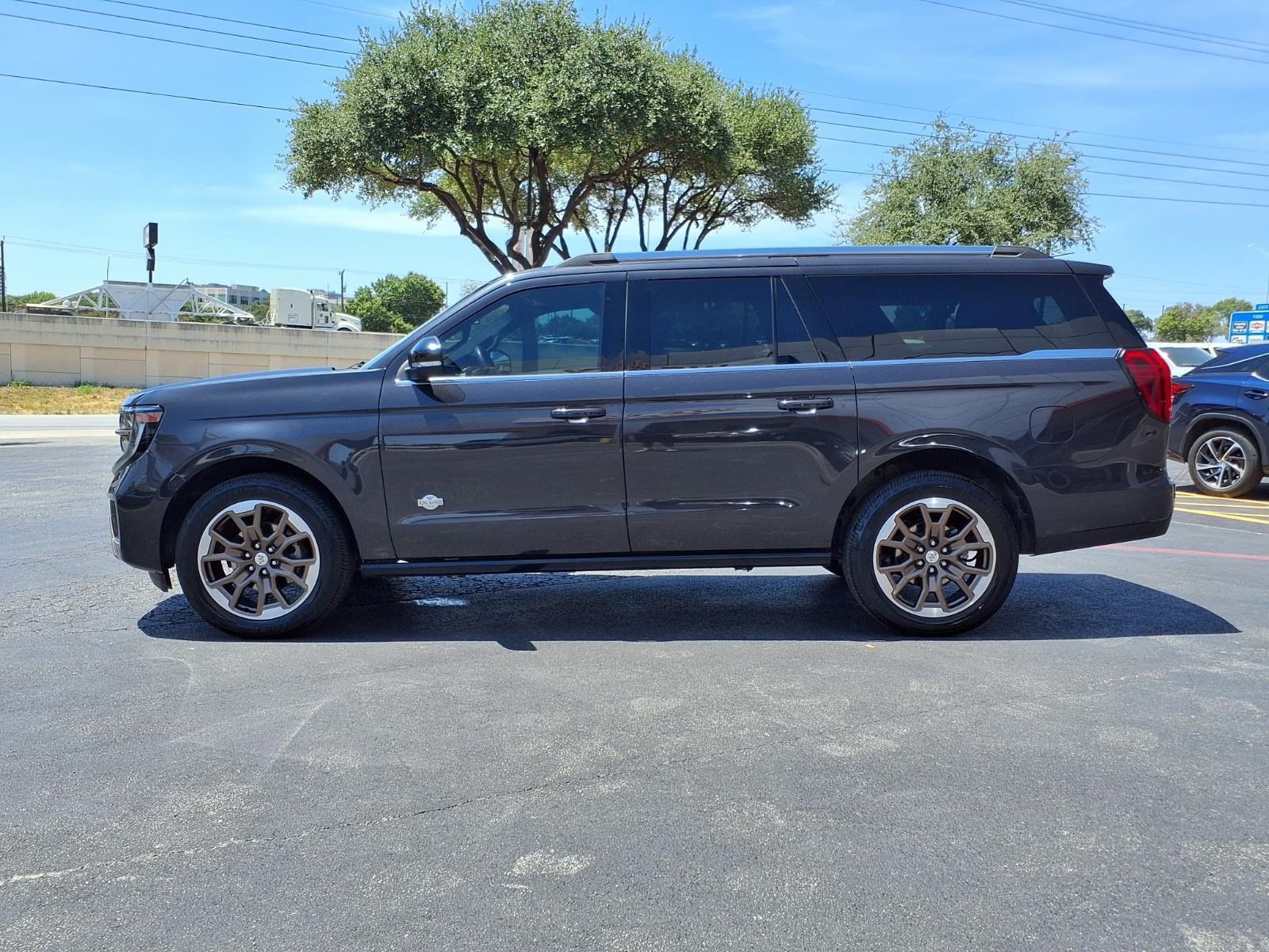 Used 2025 Ford Expedition Max King Ranch AWD/4WD image 2