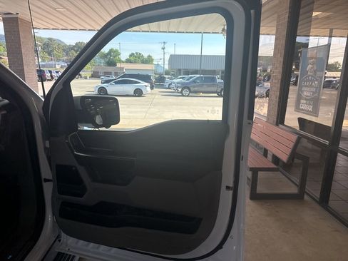 Used 2025 Ford F150 Platinum w/ Equipment Group 703A Plus AWD/4WD image 11