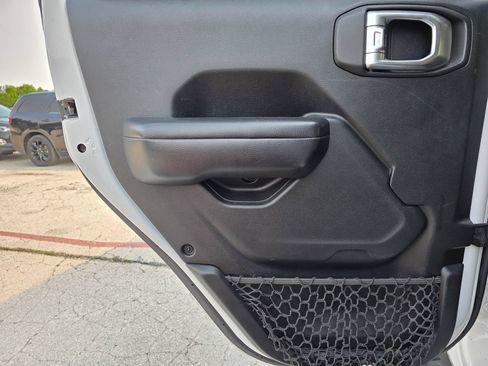 Used 2018 Jeep Wrangler Unlimited Sport S AWD/4WD image 12