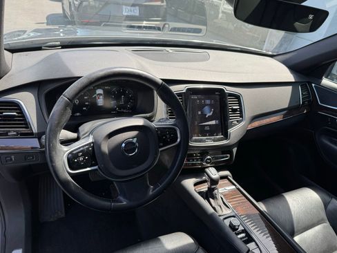 Used 2017 Volvo XC90 T6 Momentum w/ Vision Package AWD/4WD image 4