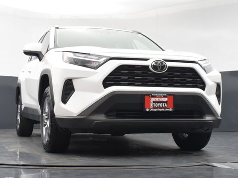 Used 2025 Toyota RAV4 XLE AWD/4WD image 28