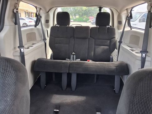 Used 2017 Dodge Grand Caravan SE w/ Power Window Group FWD image 16