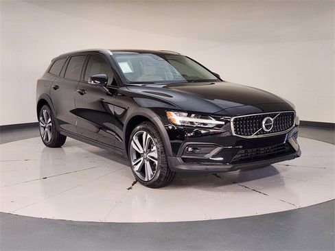 New 2026 Volvo V60 B5 Cross Country Plus w/ Protection Package Premier image 7