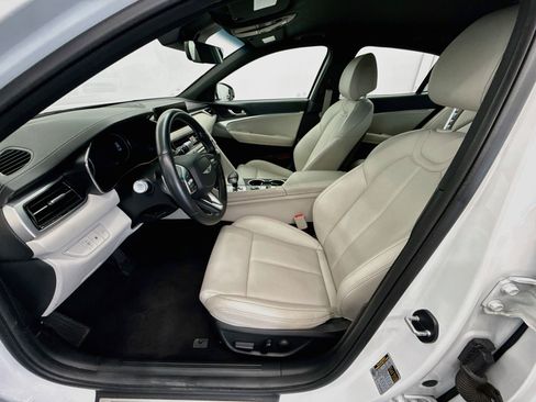 Used 2025 Genesis G70 2.5T RWD image 13