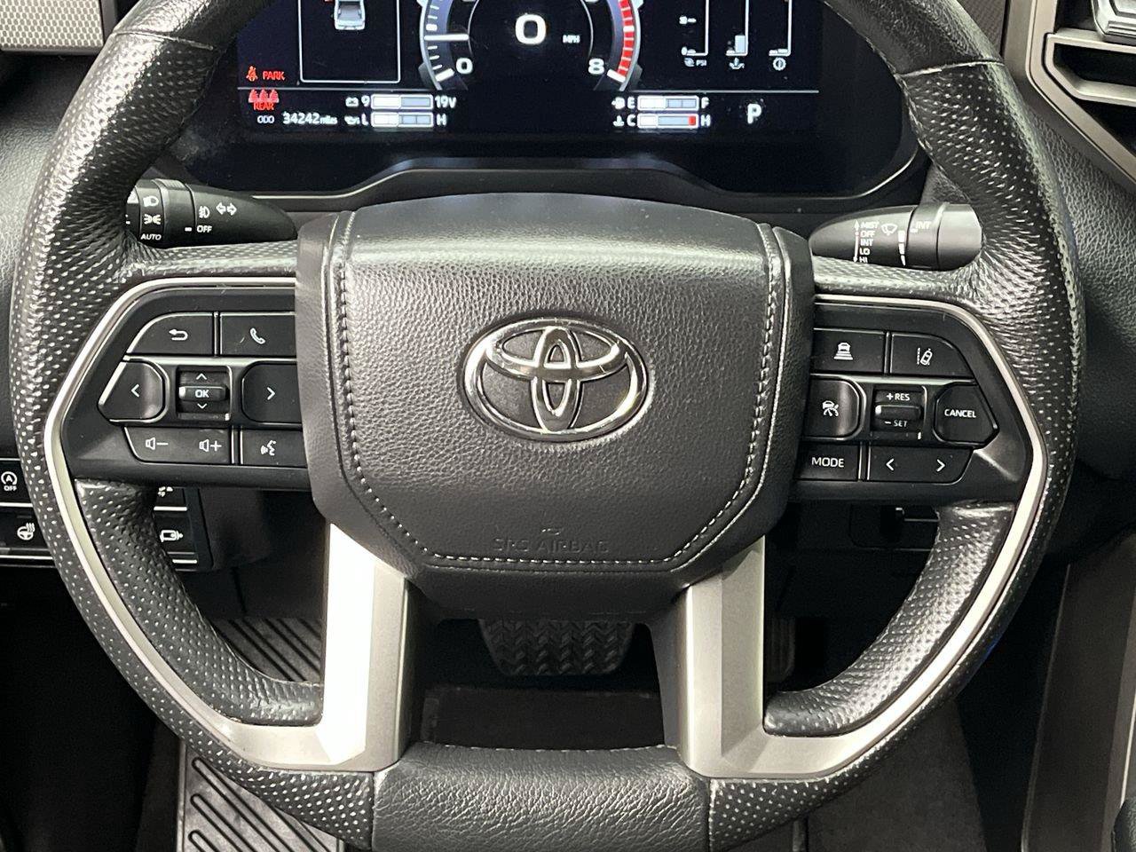Used 2025 Toyota Tundra Limited AWD/4WD image 14