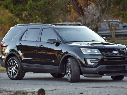 Used 2016 Ford Explorer Sport w/ Equipment Group 401A AWD/4WD image 4
