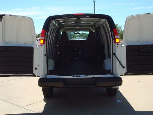New 2026 Chevrolet Express 3500 Extended w/ Driver Convenience Package RWD image 12