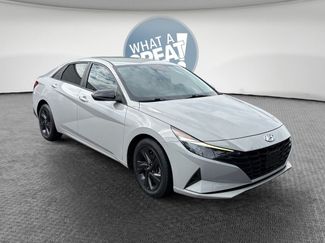 Used 2021 Hyundai Elantra SEL FWD video 1