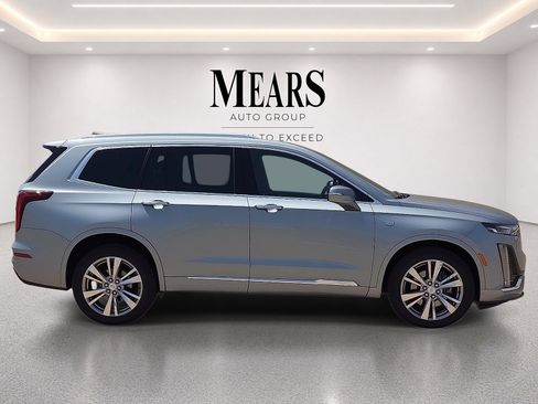 Used 2023 Cadillac XT6 Premium Luxury AWD/4WD image 6