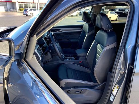Used 2021 Volkswagen Atlas SEL Premium image 8