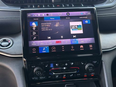 Certified 2025 Jeep Grand Cherokee L Limited w/ Luxury Tech Group II AWD/4WD image 21