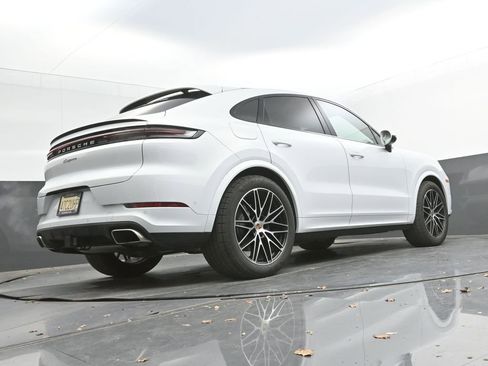 New 2025 Porsche Cayenne Coupe image 32