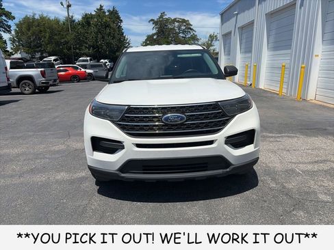Used 2022 Ford Explorer XLT RWD image 2
