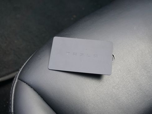 Used 2018 Tesla Model 3 Long Range image 11