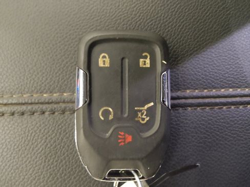 Used 2024 GMC Terrain SLT AWD/4WD image 32