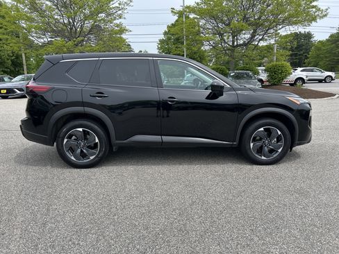 Used 2024 Nissan Rogue SV AWD/4WD image 4
