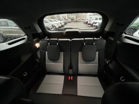 Certified 2023 Ford Explorer XLT w/ Equipment Group 202A image 19