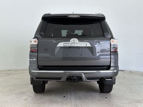 Used 2022 Toyota 4Runner Limited AWD/4WD image 10