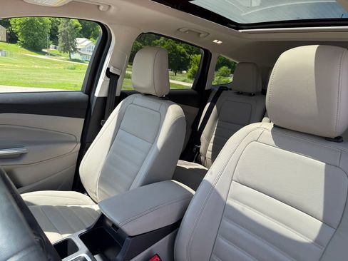 Used 2019 Ford Escape Titanium AWD/4WD image 21