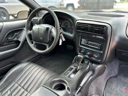 Used 2002 Chevrolet Camaro Z28 RWD image 16