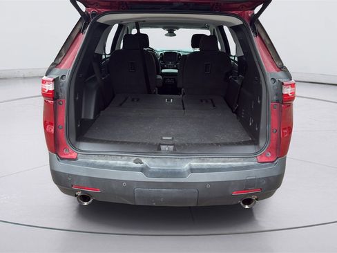 Used 2021 Chevrolet Traverse LT image 37