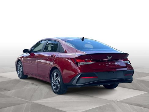 Used 2025 Hyundai Elantra Sport FWD image 6