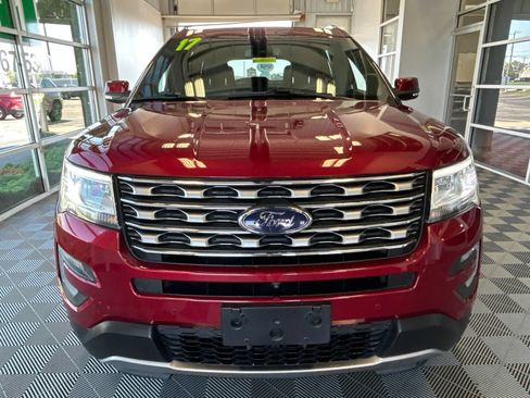 Used 2017 Ford Explorer Limited w/ Equipment Group 301A AWD/4WD image 2