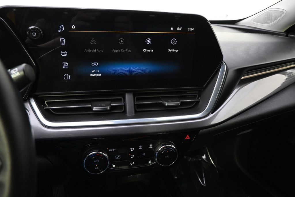Used 2024 Chevrolet Trax ACTIV w/ Sunroof Package FWD image 27