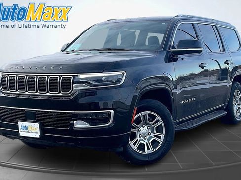 Used 2023 Jeep Wagoneer 4WD image 1