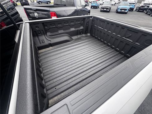 Used 2024 GMC Canyon Elevation w/ Convenience Package AWD/4WD image 8
