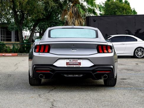 Used 2024 Ford Mustang Premium image 6