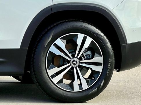 Certified 2026 Mercedes-Benz GLB 250 4MATIC image 17