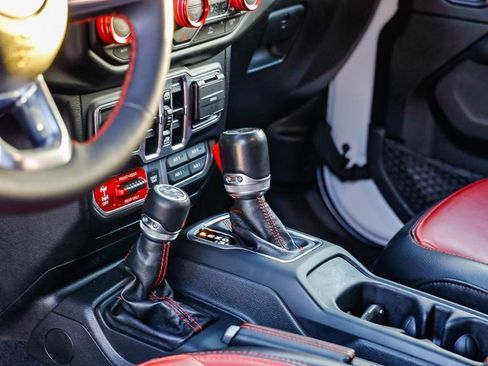 Used 2023 Jeep Wrangler Unlimited Rubicon 4xe image 24