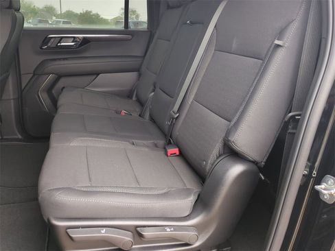 New 2026 Chevrolet Suburban LS image 24