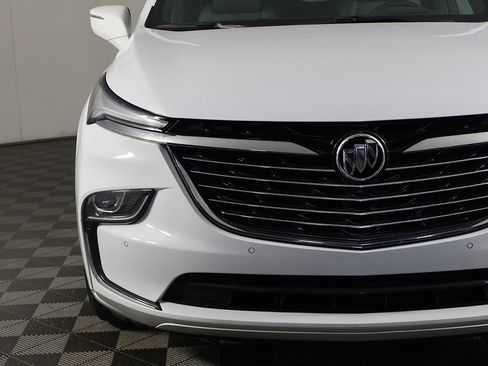 Used 2024 Buick Enclave Premium image 18