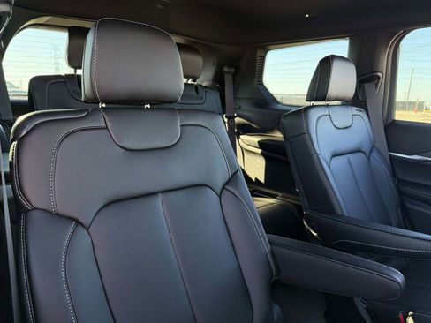 New 2025 Jeep Grand Cherokee L Limited w/ Black Appearance Package image 23