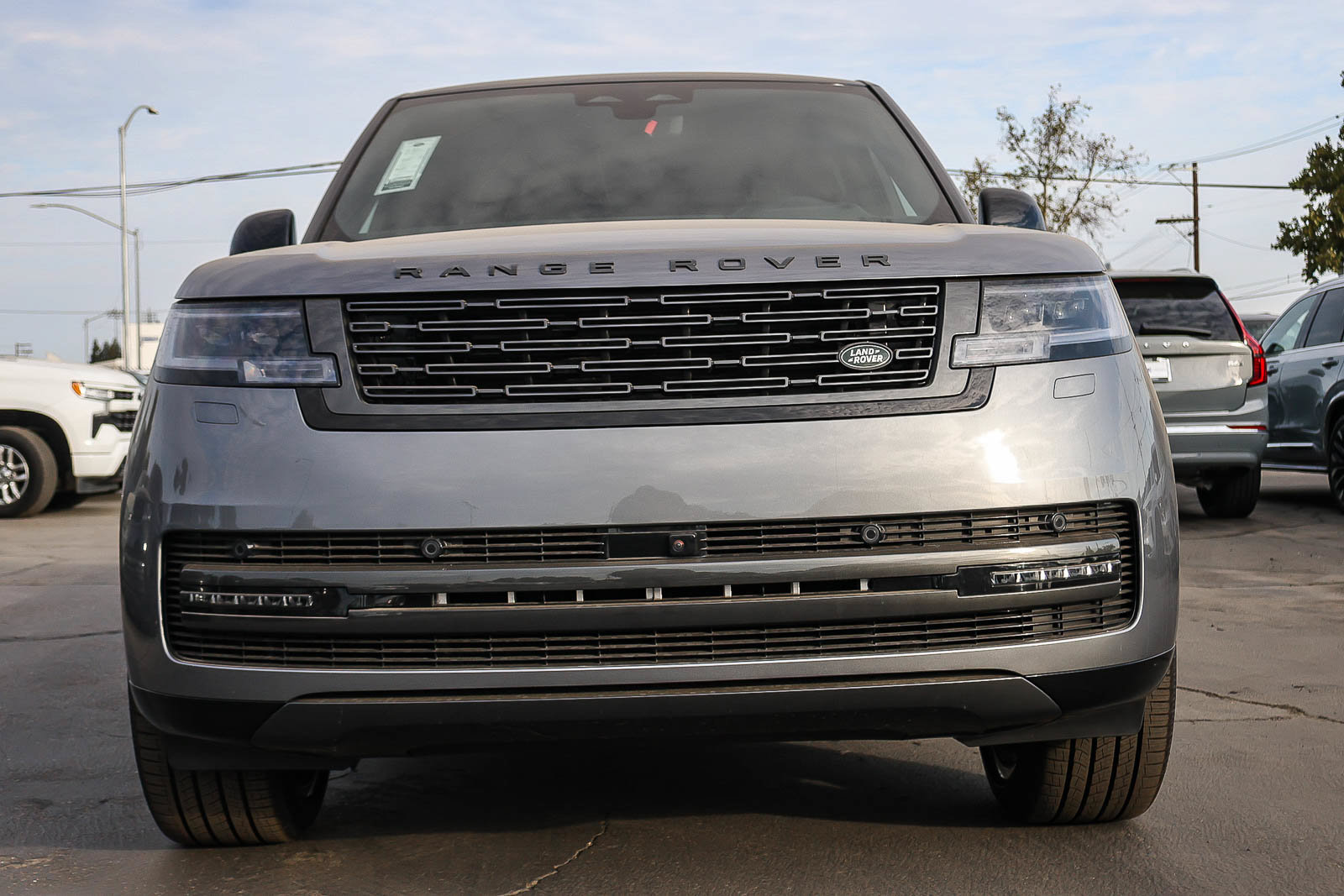 New 2026 Land Rover Range Rover Long Wheelbase SE AWD/4WD image 2