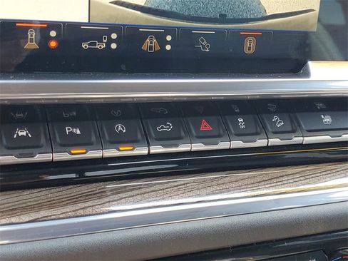 Used 2024 Chevrolet Silverado 1500 LT Trail Boss w/ LT Trail Boss Premium Package image 31