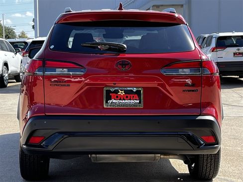 Used 2023 Toyota Corolla Cross AWD Hybrid image 5