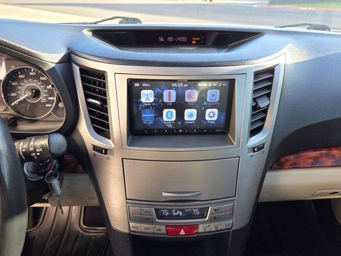 Used 2010 Subaru Outback 2.5i Limited image 20