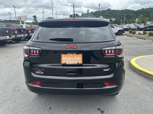 Used 2023 Jeep Compass Limited AWD/4WD image 8