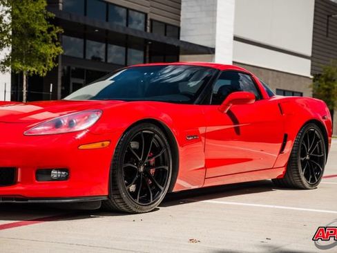 Used 2013 Chevrolet Corvette Z06 w/ 3LZ Preferred Equipment Group RWD image 58