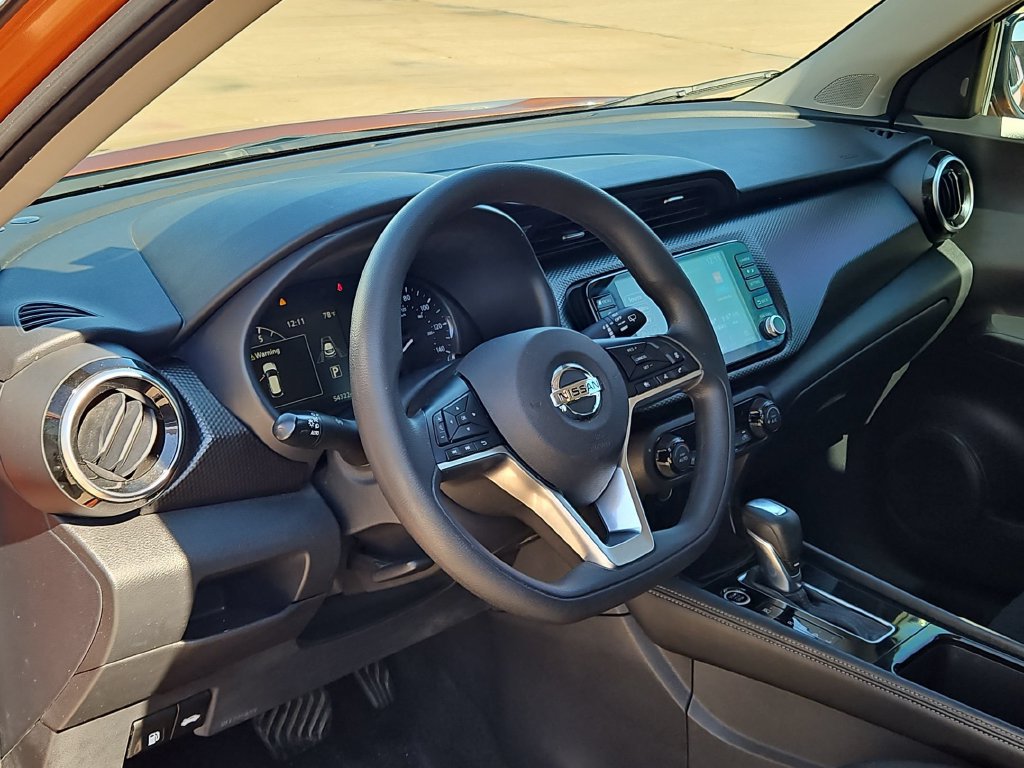 Used 2021 Nissan Kicks SV FWD image 13
