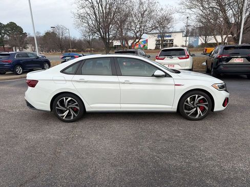 Used 2023 Volkswagen Jetta GLI Autobahn image 6