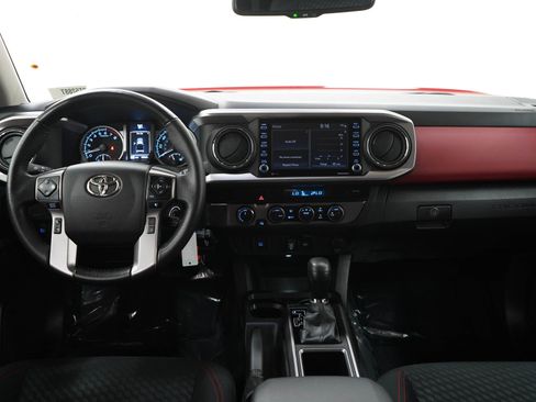 Used 2022 Toyota Tacoma SR5 AWD/4WD image 16