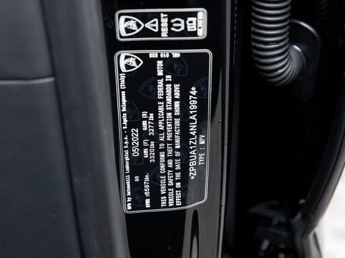 Used 2022 Lamborghini Urus image 19