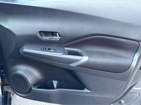 Used 2021 Nissan Kicks SV w/ Exterior Package image 9